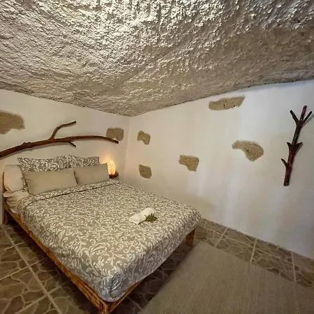 Arico Cave Experience Anaterve مكان تخييم سانتا كروز دي تينيريف